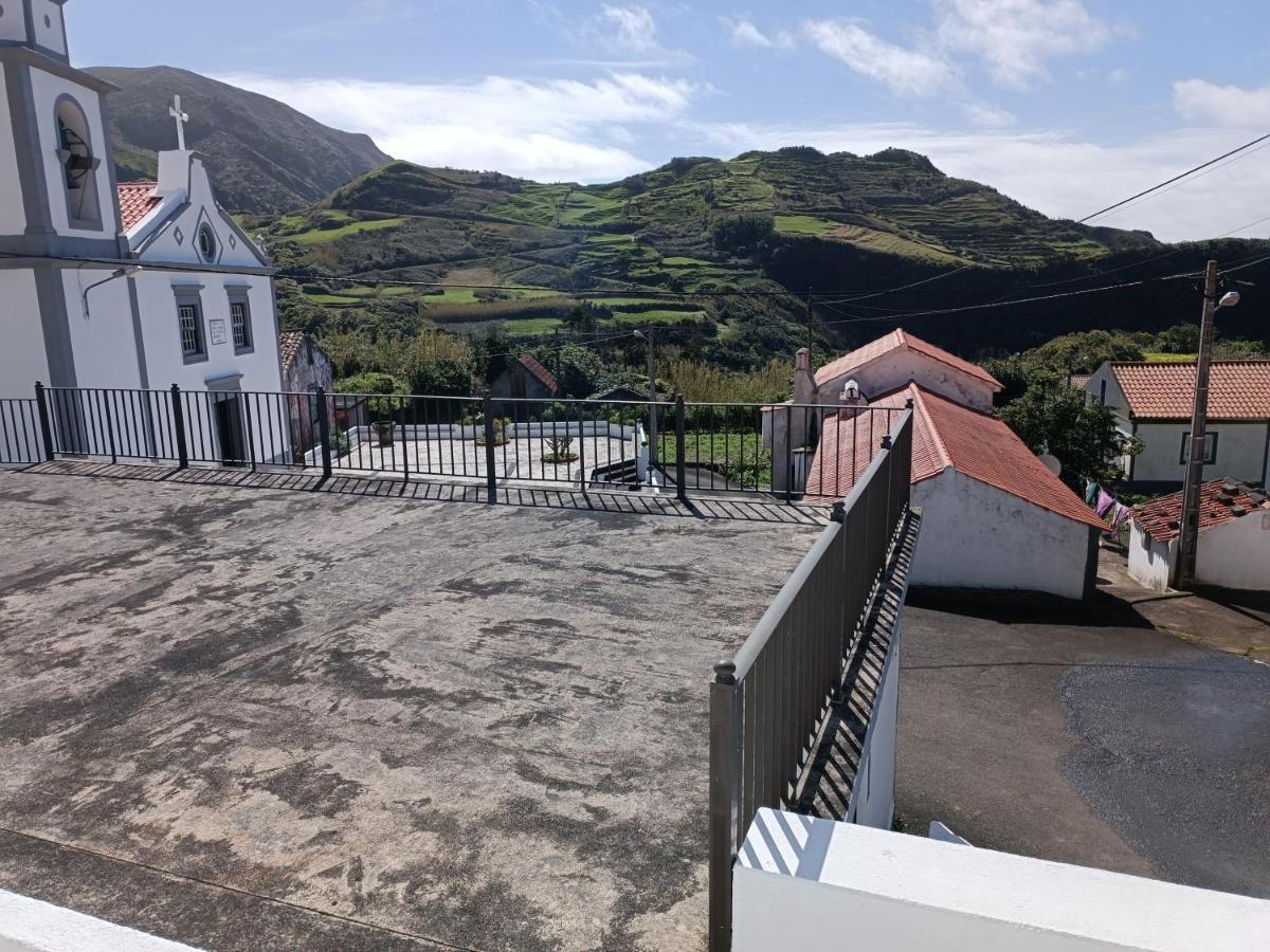 Alojamento Local M&I Lajes das Flores Luaran gambar