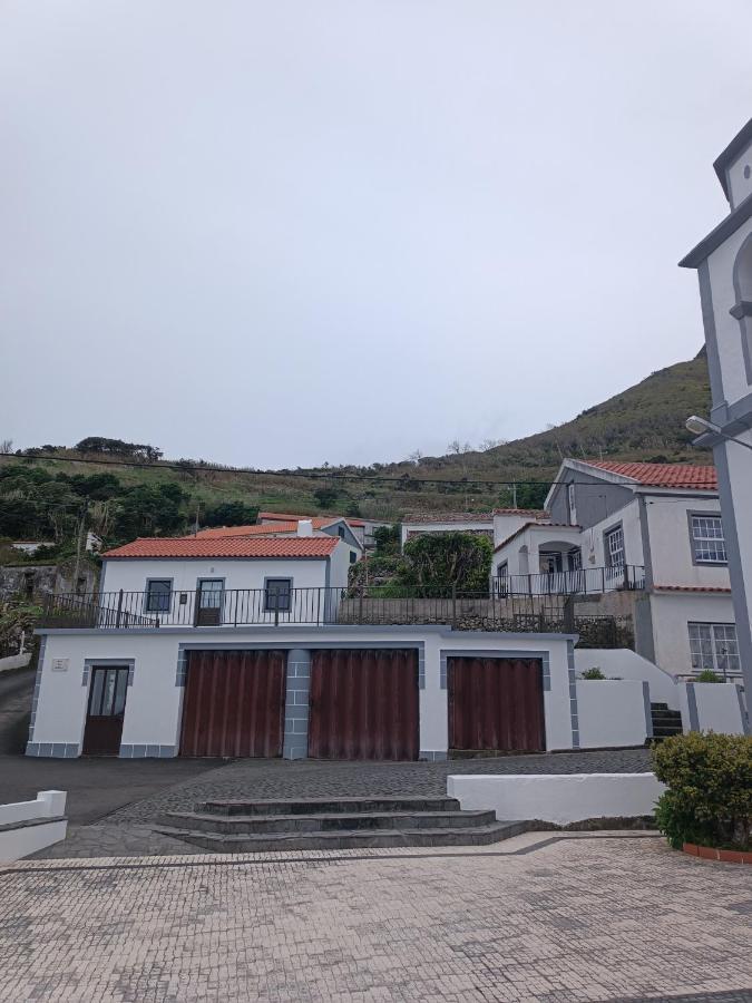 Alojamento Local M&I Lajes das Flores Luaran gambar