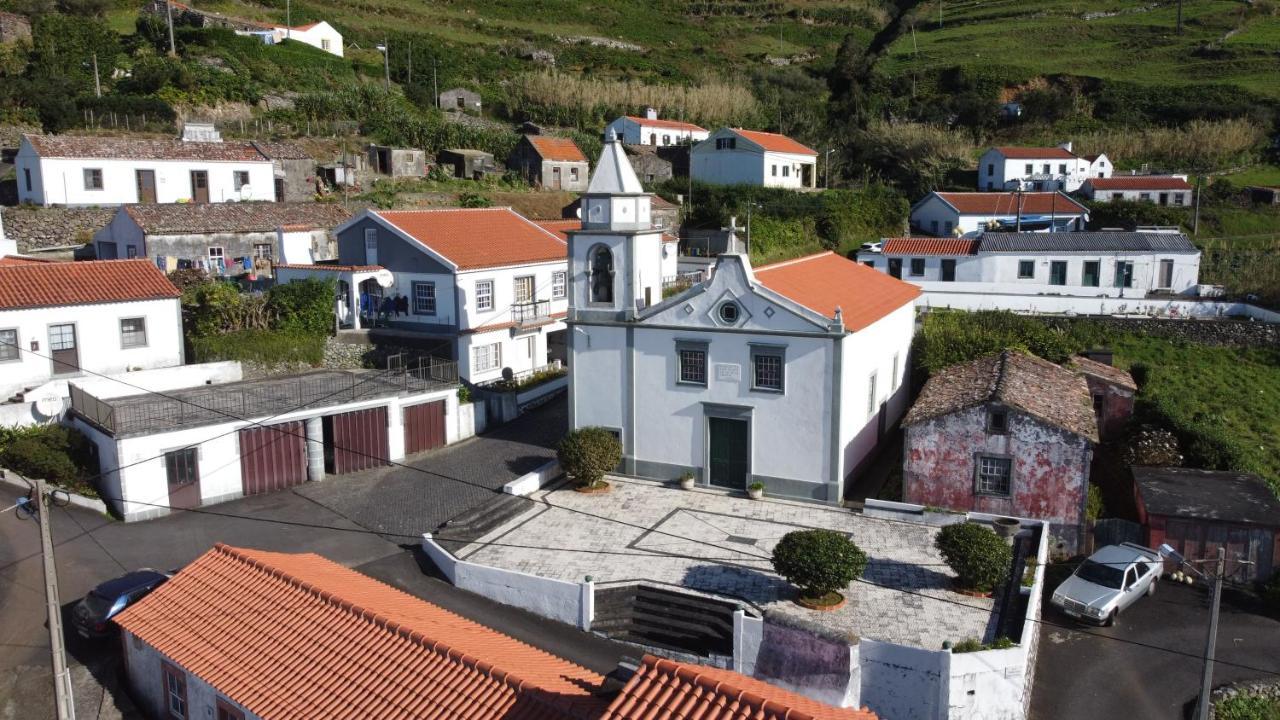 Alojamento Local M&I Lajes das Flores Luaran gambar