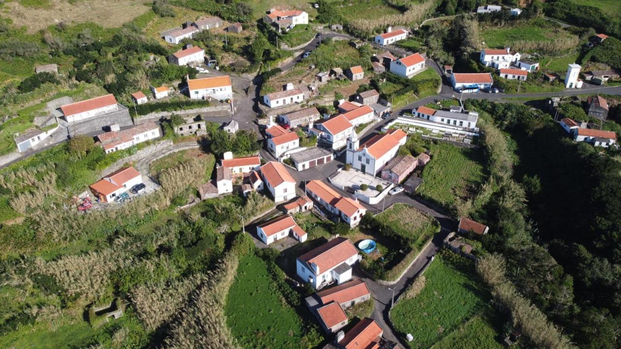 Alojamento Local M&I Lajes das Flores Luaran gambar